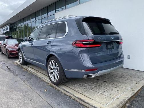 2025 BMW X7 xDrive40i