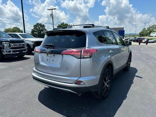 2018 Toyota RAV4 SE