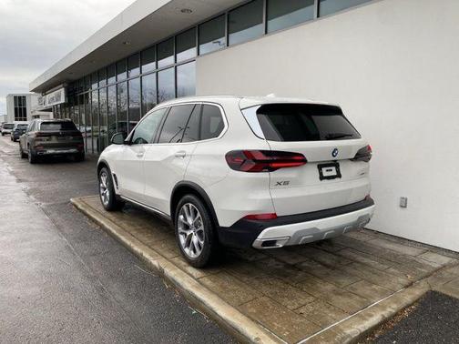 Alpine White 2026 BMW X5 xDrive40i