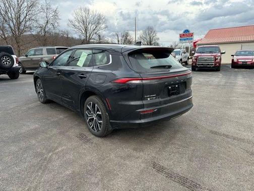 2025 Toyota Crown Signia XLE