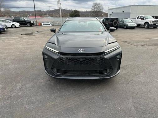 2025 Toyota Crown Signia XLE