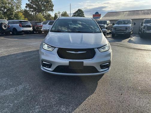 Silver Mist Clearcoat 2023 Chrysler Pacifica Hybrid Limited