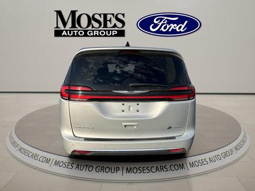 Silver Mist Clearcoat 2023 Chrysler Pacifica Hybrid Limited