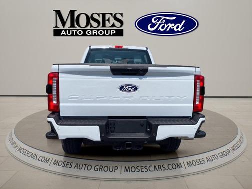Oxford White 2027 Ford F-250 King Ranch