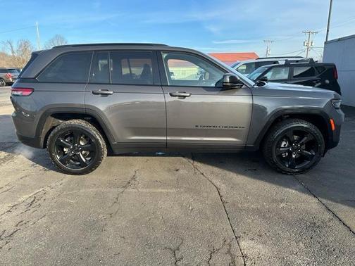 2023 Jeep Grand Cherokee Altitude