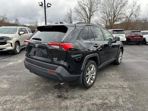 2020 Toyota RAV4 XLE Premium