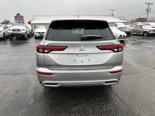 2024 Mitsubishi Outlander SE