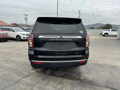 2021 Chevrolet Suburban LT