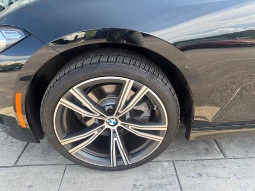 2023 BMW 330 i xDrive