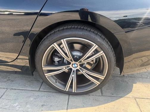 2023 BMW 330 i xDrive