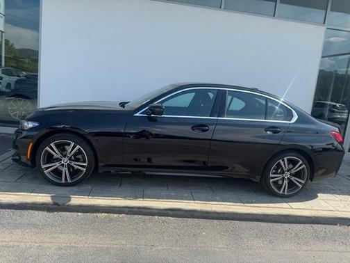 2023 BMW 330 i xDrive