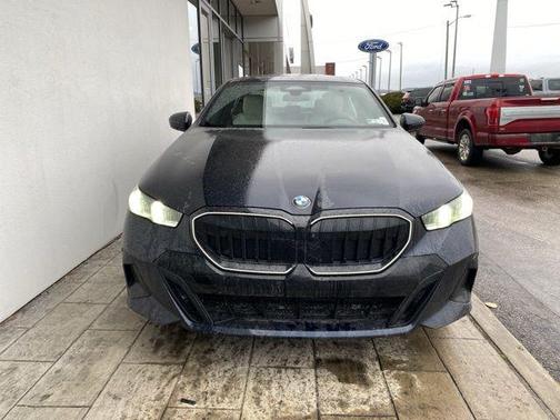 Carbon Black Metallic 2026 BMW 530 i xDrive