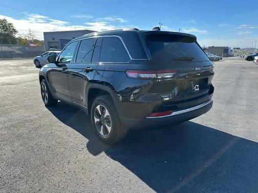 2022 Jeep Grand Cherokee 4xe Base