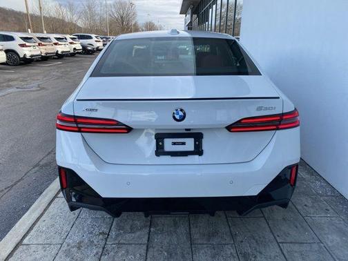 Alpine White 2026 BMW 530 i xDrive