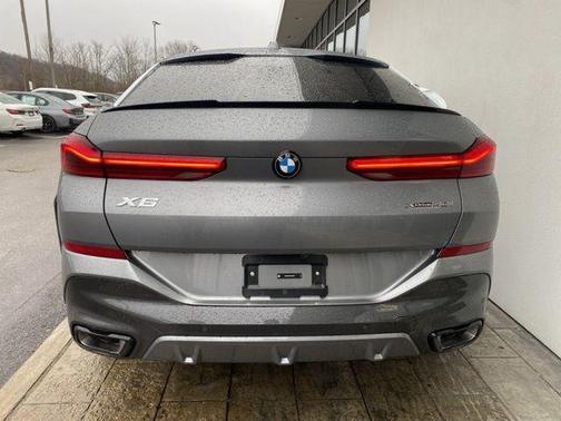 Gray Metallic 2026 BMW X6 xDrive40i