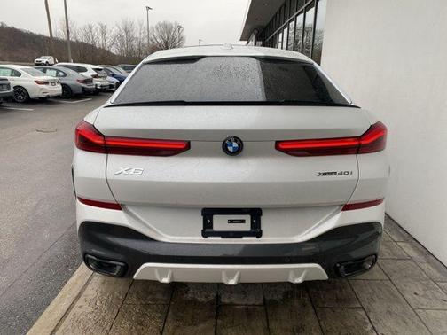 Mineral White Metallic 2026 BMW X6 xDrive40i