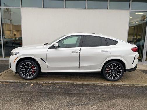 Mineral White Metallic 2026 BMW X6 xDrive40i