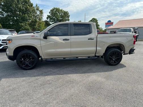 2022 Chevrolet Silverado 1500 Custom Trail Boss
