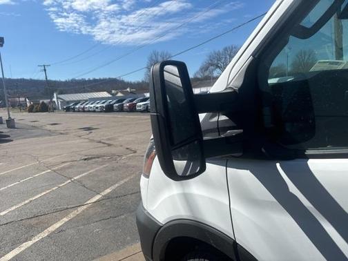2025 Ford Transit-250 148 WB Medium Roof Cargo
