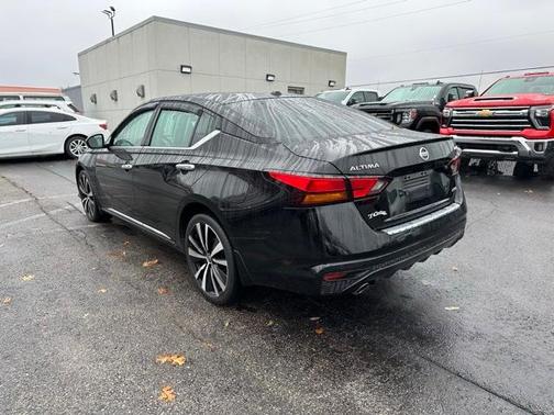 2022 Nissan Altima 2.5 Platinum