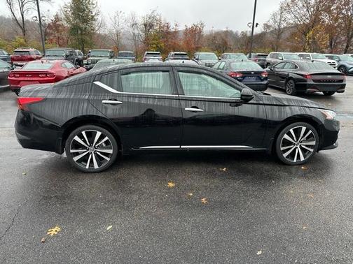 2022 Nissan Altima 2.5 Platinum