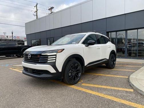 Aspen White Tri 2026 Nissan Kicks SR