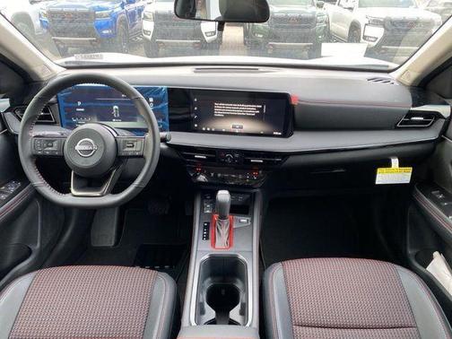 Aspen White Tri 2026 Nissan Kicks SR
