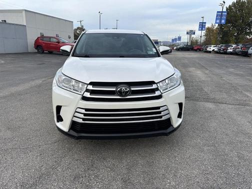 Blizzard Pearl 2019 Toyota Highlander LE