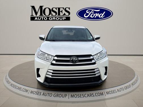 Blizzard Pearl 2019 Toyota Highlander LE