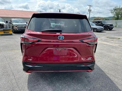 2022 Toyota Sienna XSE 7 Passenger
