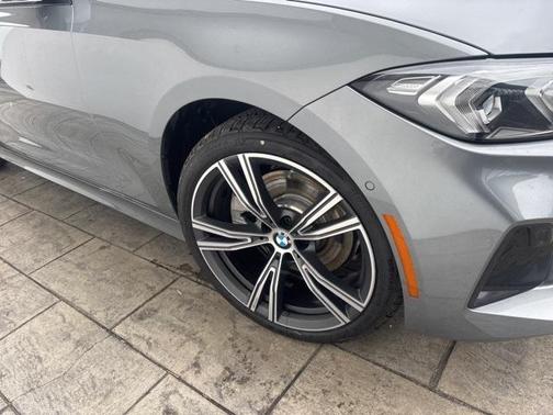 2023 BMW 330 i xDrive