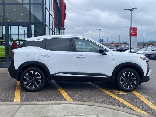 Fresh Powder 2026 Nissan Kicks SV