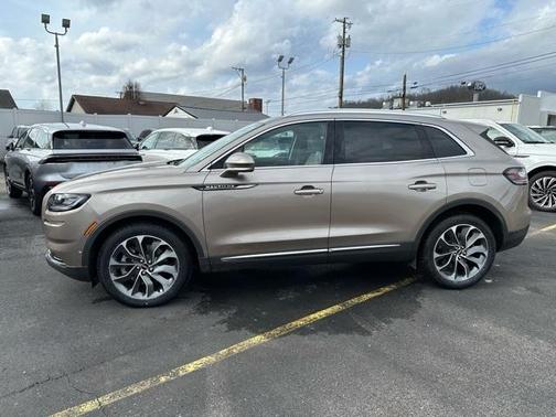 2021 Lincoln Nautilus Reserve