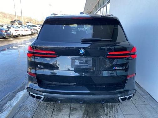 2025 BMW X5 M60i