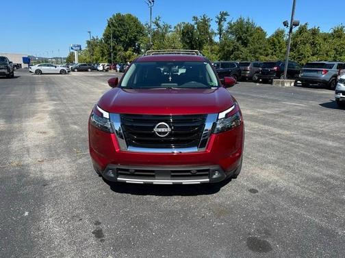 2022 Nissan Pathfinder SL