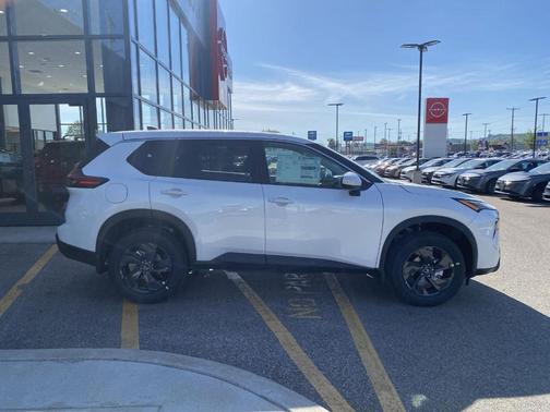 Everest White P 2026 Nissan Rogue SV