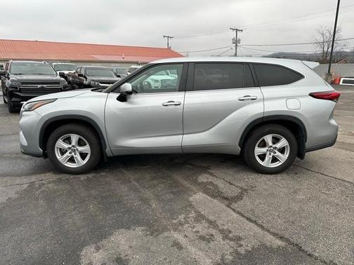2023 Toyota Highlander L