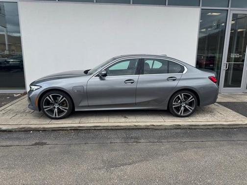 2023 BMW 330e xDrive