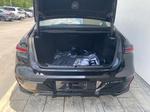 2025 BMW 740 i xDrive