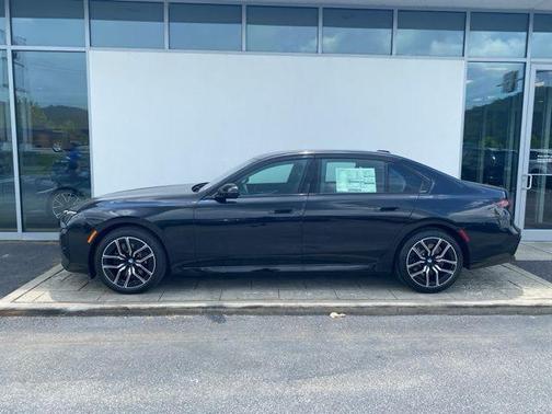 2025 BMW 740 i xDrive