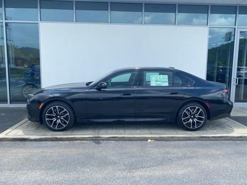 2025 BMW 740 i xDrive