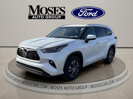 Wind Chill Pearl 2022 Toyota Highlander XLE