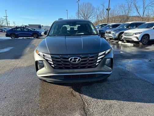 2022 Hyundai TUCSON SE