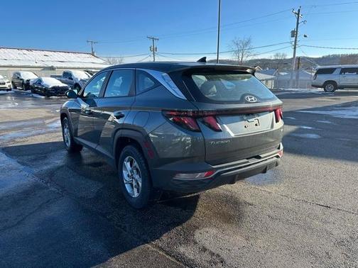 2022 Hyundai TUCSON SE