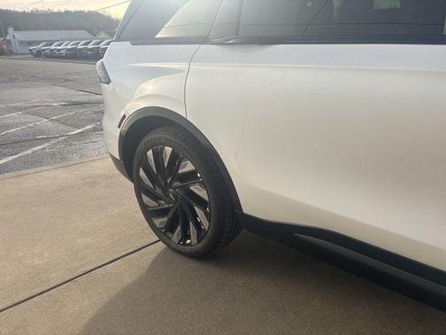 White Platinum Tri-Coat Metallic 2026 Lincoln Nautilus Reserve