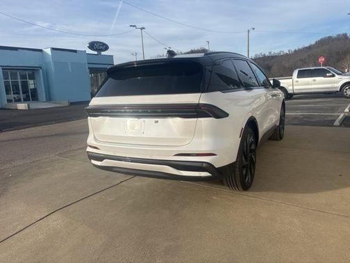 White Platinum Tri-Coat Metallic 2026 Lincoln Nautilus Reserve