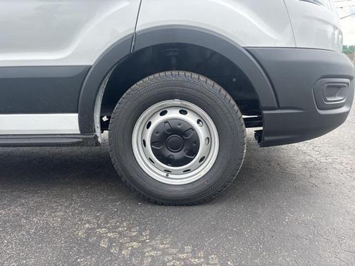 2025 Ford Transit-250 148 WB Medium Roof Cargo