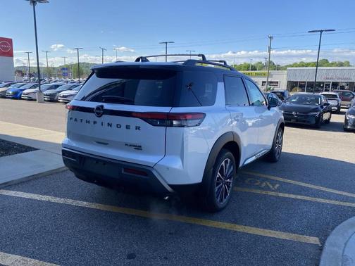 White / Black 2026 Nissan Pathfinder Platinum