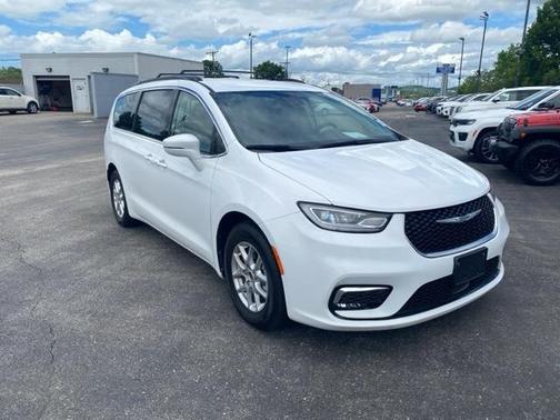 2022 Chrysler Pacifica Touring-L