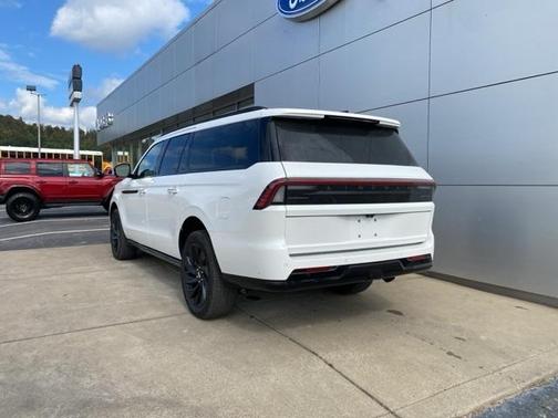 2025 Lincoln Navigator L Reserve